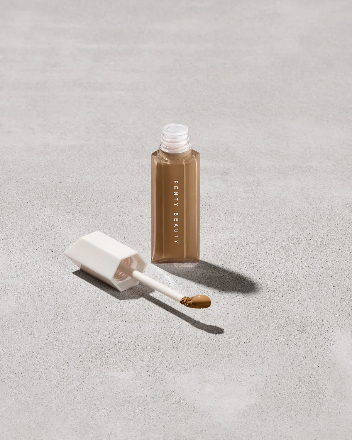 We're Even Hydrating Longwear Concealer — 370N