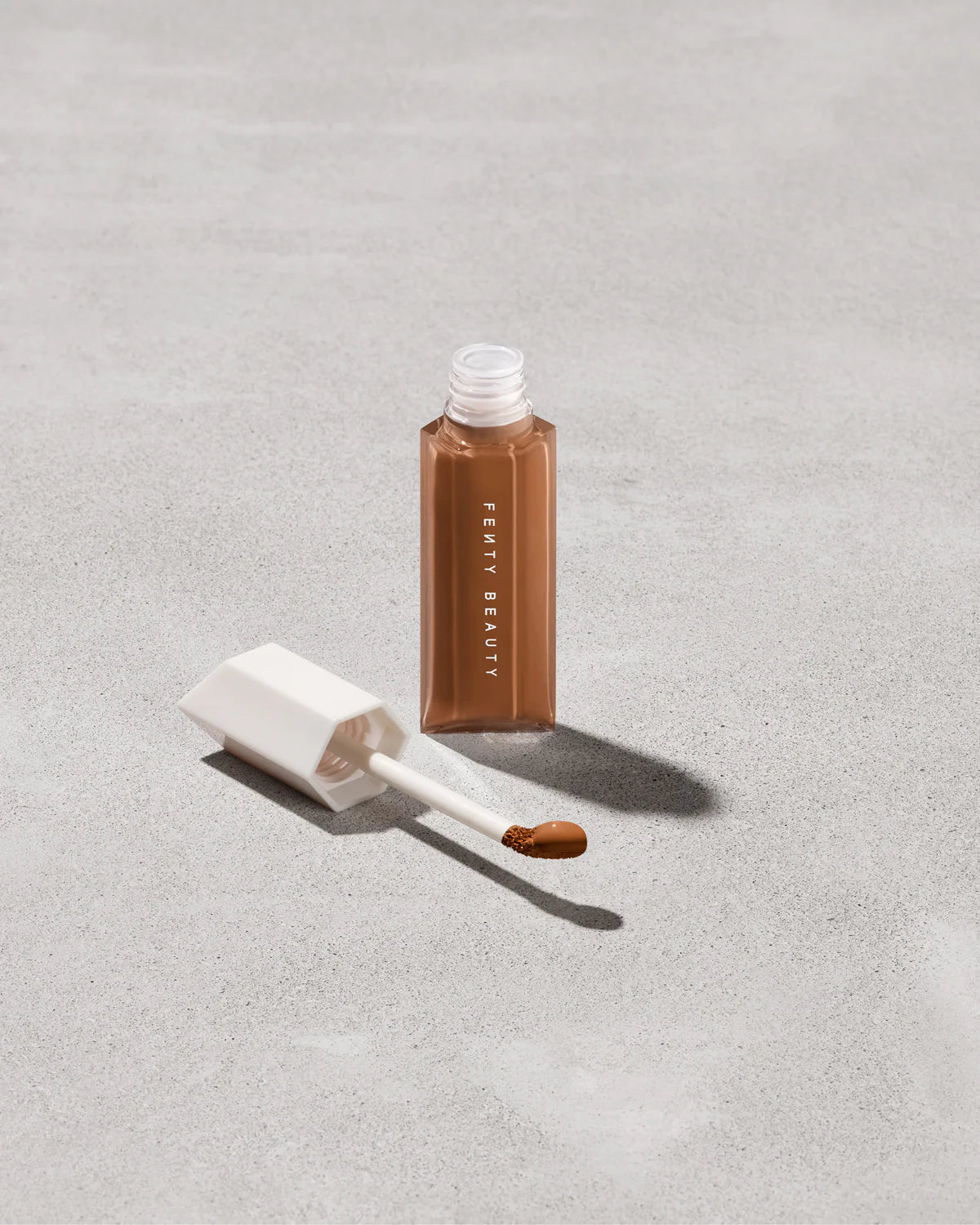 We're Even Hydrating Longwear Concealer — 425W