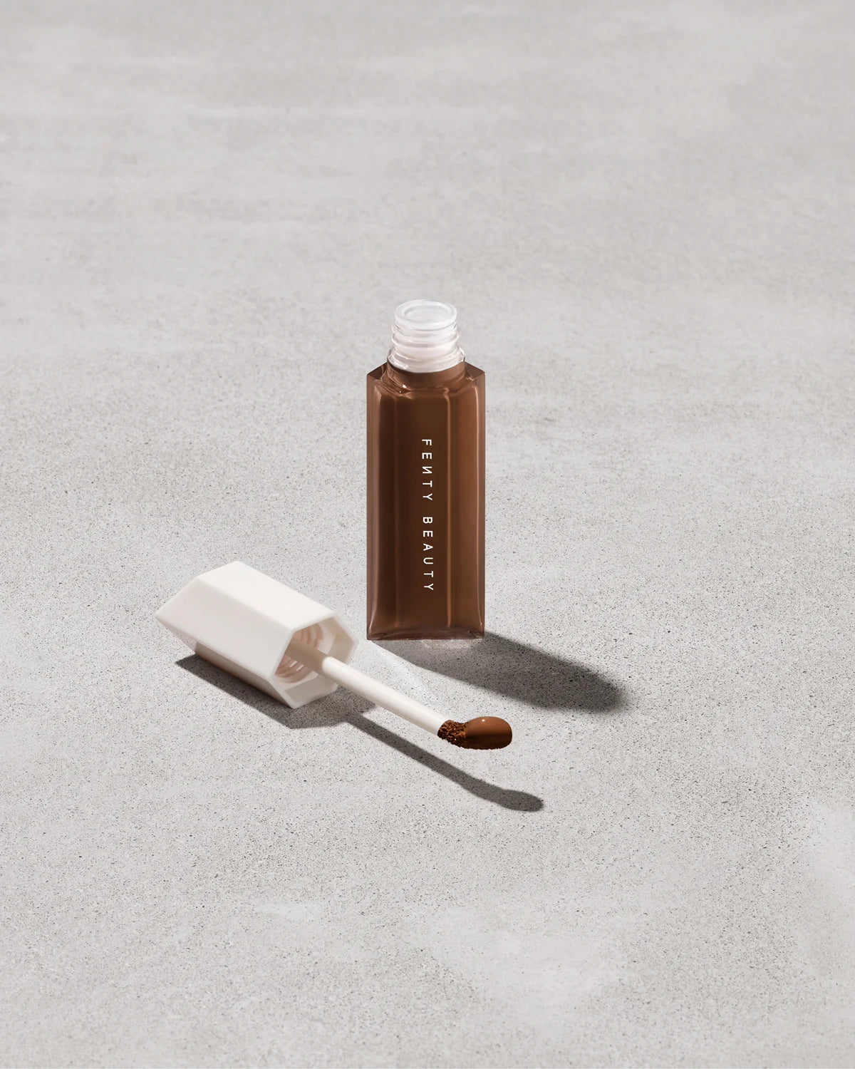 We're Even Hydrating Longwear Concealer — 470W