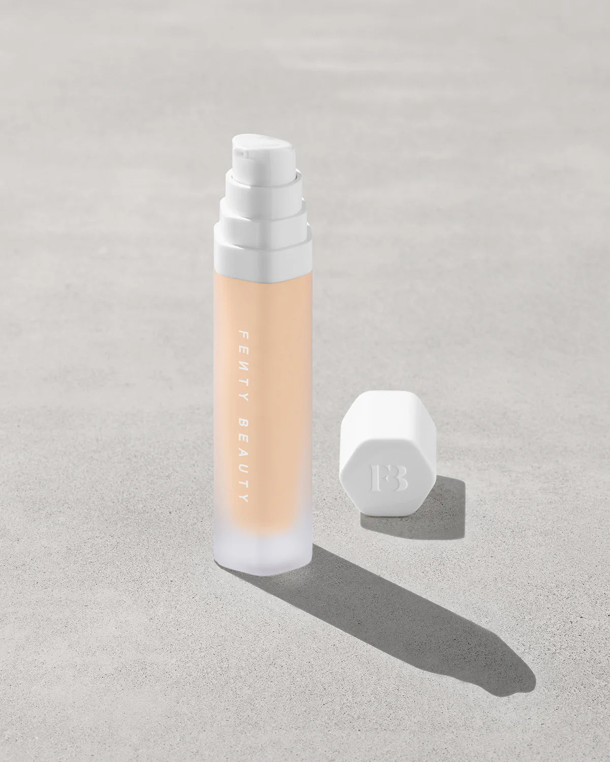 Soft'lit Naturally Luminous Longwear Foundation — 175