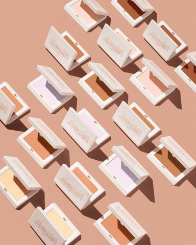 Bright Fix Instant Brightening + Blurring Powder — Banana